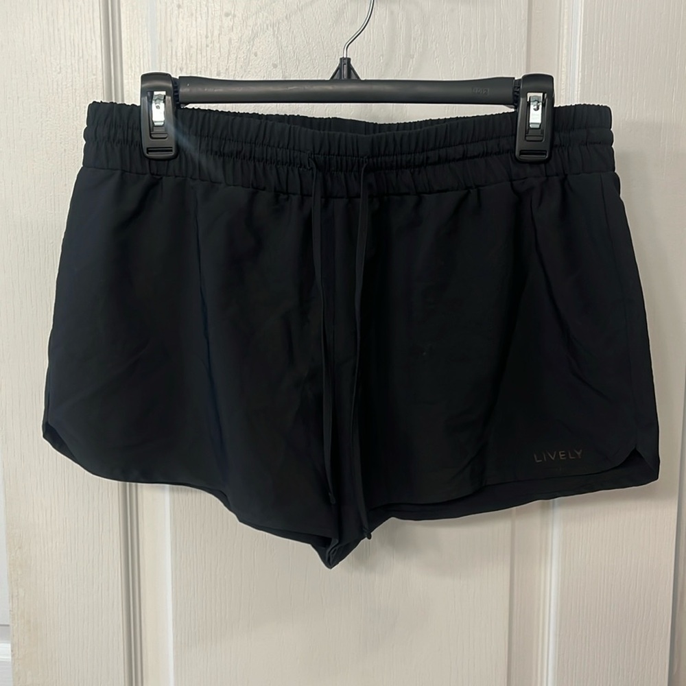 Lively lounge shorts black size medium